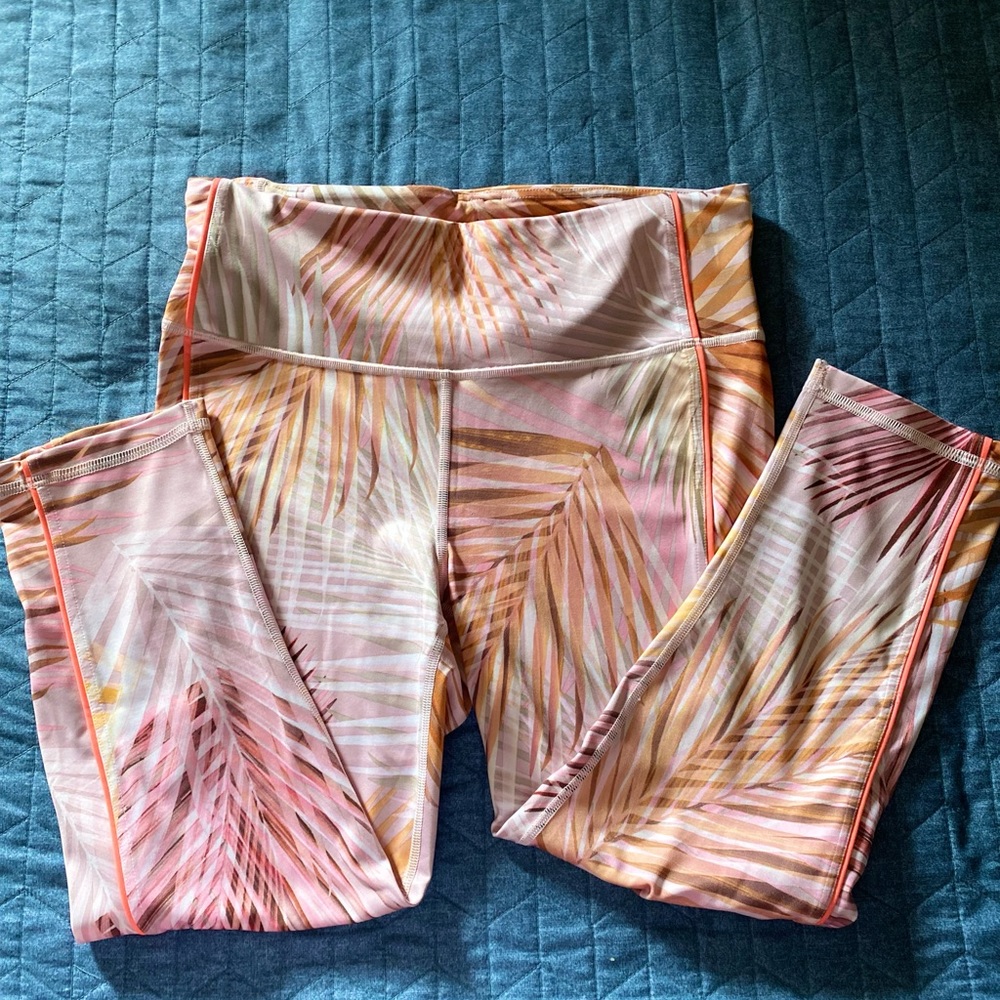 Gap Fit Eclipse Design Legging Size M - Picture 10 of 14